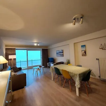 Met Zeezicht Voor 6 Personen In Sint-idesbald Apartament