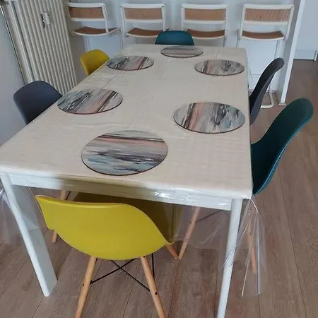 Met Zeezicht Voor 6 Personen In Sint-idesbald *